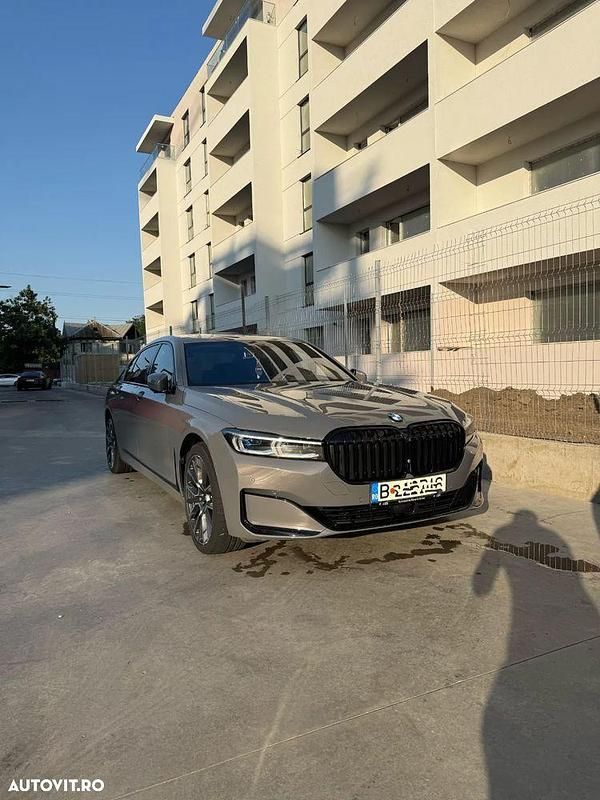 Culoarealte culori Utilizat 2019 BMW 740L Comfort Edition Berlinǎ | 50.999 EUR (Puțin scump) - Imagine 1/4