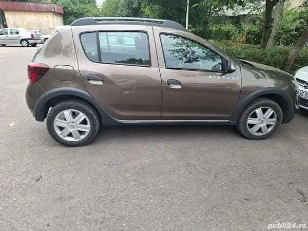 Second-hand Dacia Sandero Stepway 66 CP (48 kW) 2019 Maro Hatchback