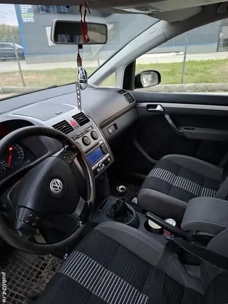 Utilizat 2009 VW Touran Monovolum | 3.650 EUR (Preț OK) - Imagine 1/4