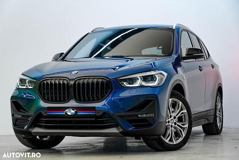 Culoarealbastru Utilizat 2021 BMW X1 xLine SUV | 17.750 EUR (Super Preț) - Imagine 1/4