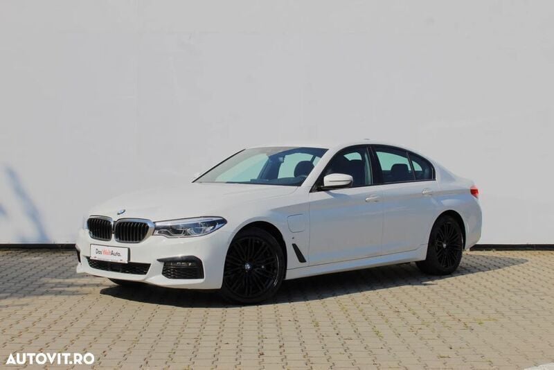 Alb Utilizat 2020 BMW 530e Berlinǎ | 33.990 EUR (Preț OK) - Imagine 1/4