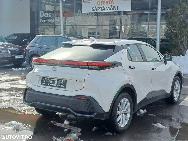 Second-hand Toyota C-HR 122 CP (89 kW) 2025 Culoarealb SUV