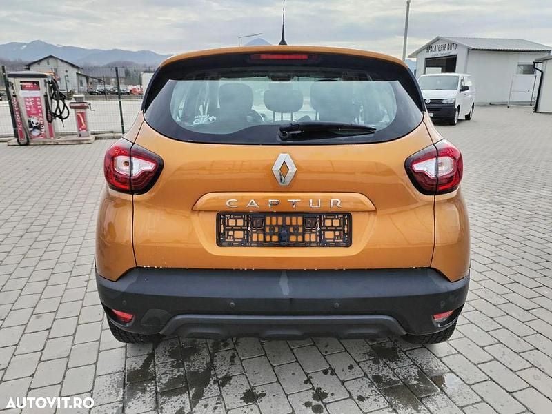 Second-hand Renault Captur Life 90 CP (66 kW) 2019 Culoareportocaliu SUV