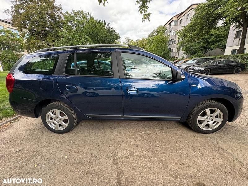 Second-hand Dacia Logan Lauréate 90 CP (66 kW) 2017 Culoarealbastru Break