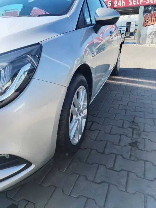 Utilizat 2019 Opel Astra Business Edition Hatchback | 8.190 EUR (Preț OK) - Imagine 1/4
