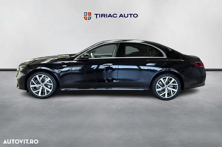 Second-hand Mercedes E200 204 CP (150 kW) 2025 Culoarenegru Berlinǎ