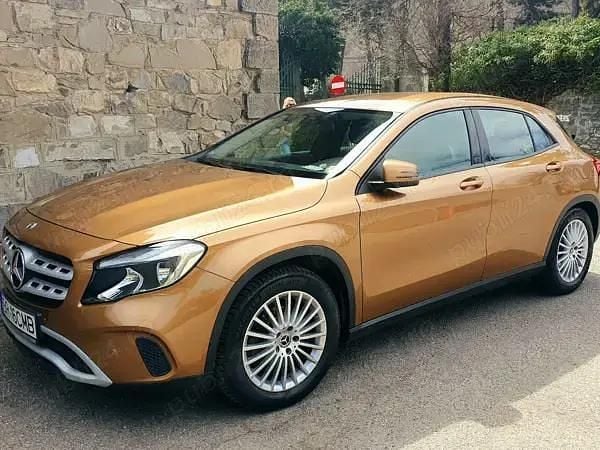 Auriu Utilizat 2018 Mercedes GLA200 SUV | 23.500 EUR - Imagine 1/4