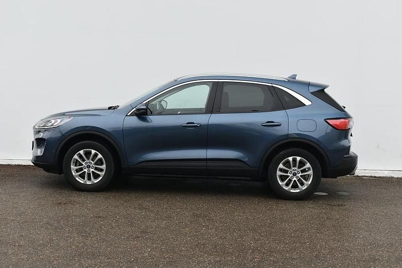 Second-hand Ford Kuga Titanium 152 CP (111 kW) 2023 Albastru mediu normal SUV