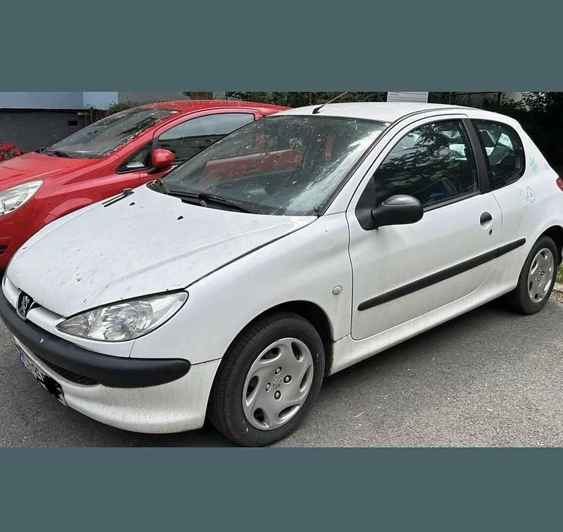 Second-hand Peugeot 206 2004 Hatchback