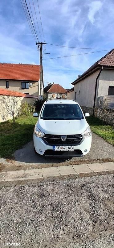 Culoarealb Utilizat 2019 Dacia Lodgy Lauréate Monovolum | 7.250 EUR (Super Preț) - Imagine 1/4