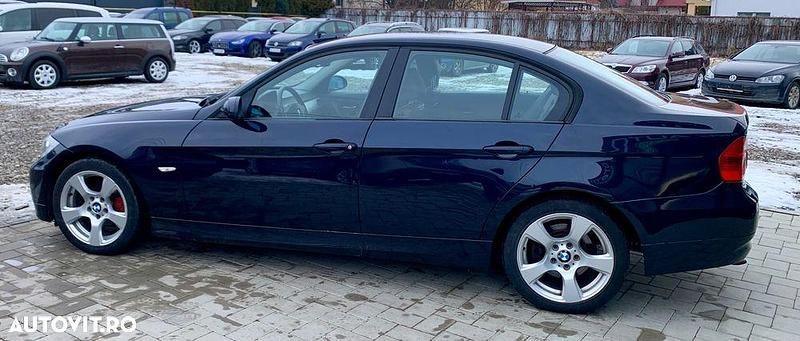 Second-hand BMW 320 150 CP (110 kW) 2007 Culoarealbastru Hatchback