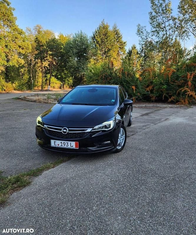 Culoarenegru Utilizat 2017 Opel Astra Business Hatchback | 6.999 EUR (Preț OK) - Imagine 1/4