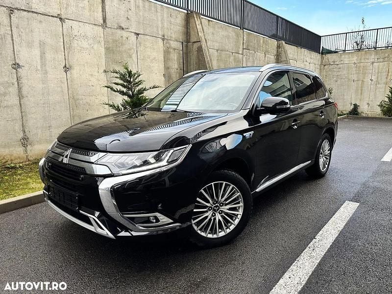 Culoarenegru Utilizat 2019 Mitsubishi Outlander P-HEV Intense SUV | 16.450 EUR (Preț bun) - Imagine 1/4