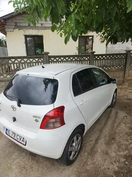 Utilizat 2009 Toyota Yaris Berlinǎ | 3.500 EUR (Scump) - Imagine 1/4