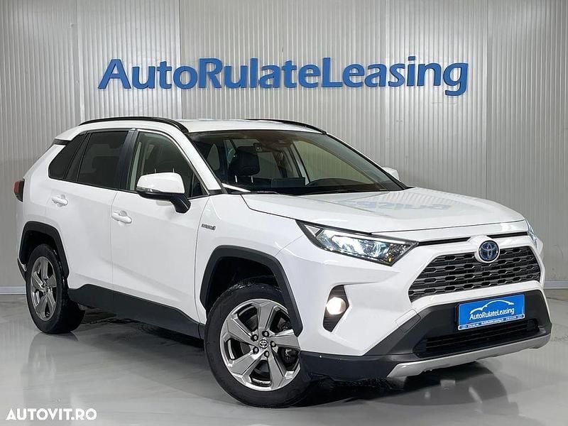 Second-hand Toyota RAV4 Hybrid Active 218 CP (160 kW) 2020 Culoarealb SUV