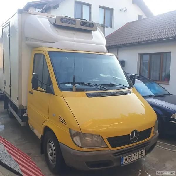 Utilizat 2005 Mercedes Sprinter Van | 5.000 EUR (Preț OK) - Imagine 1/4