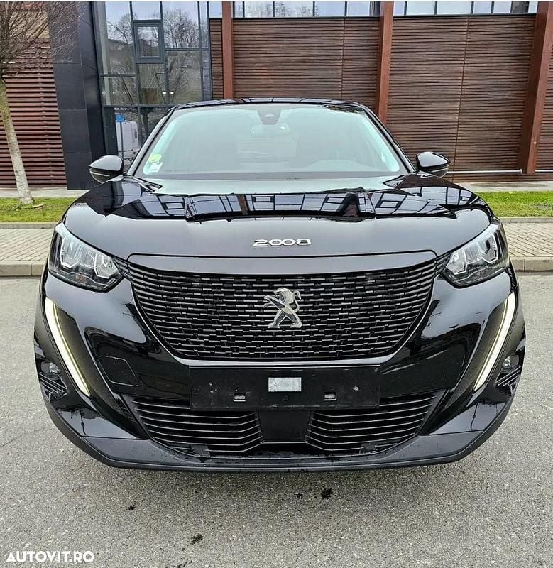 Second-hand Peugeot 2008 130 CP (95 kW) 2022 Culoarenegru SUV