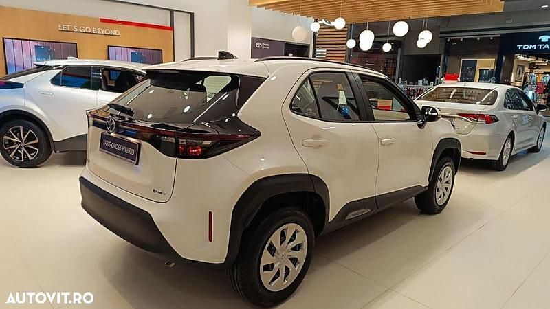 Nouă Toyota Yaris Cross Active 116 CP (85 kW) 2025 Culoarealb SUV