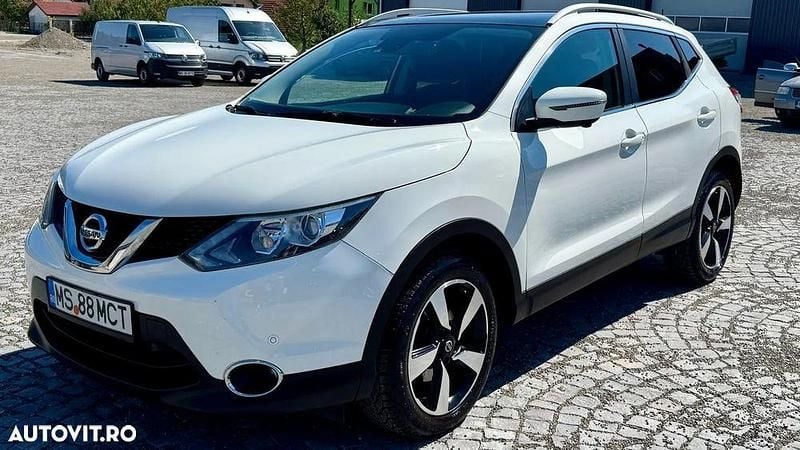 Alb Utilizat 2014 Nissan Qashqai N-Connecta SUV | 9.990 EUR (Puțin scump) - Imagine 1/4