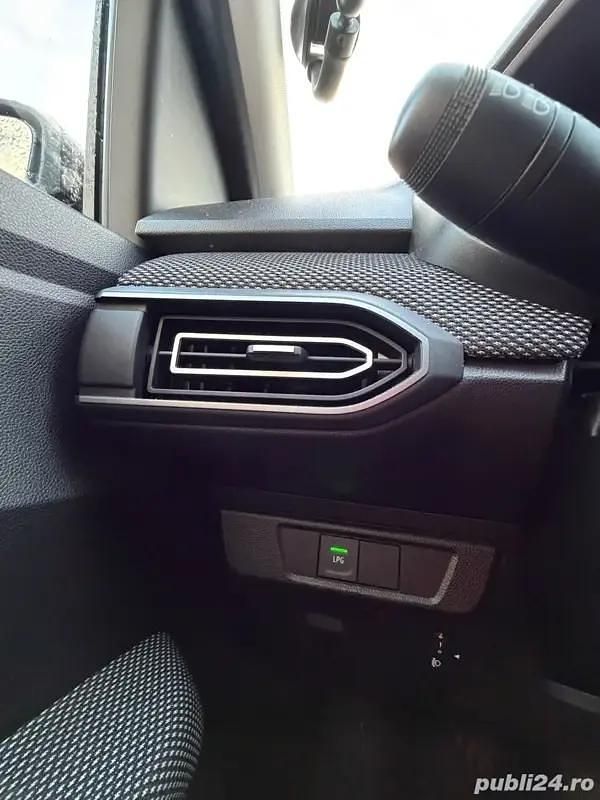 Second-hand Dacia Logan 100 CP (73 kW) 2024 Berlinǎ