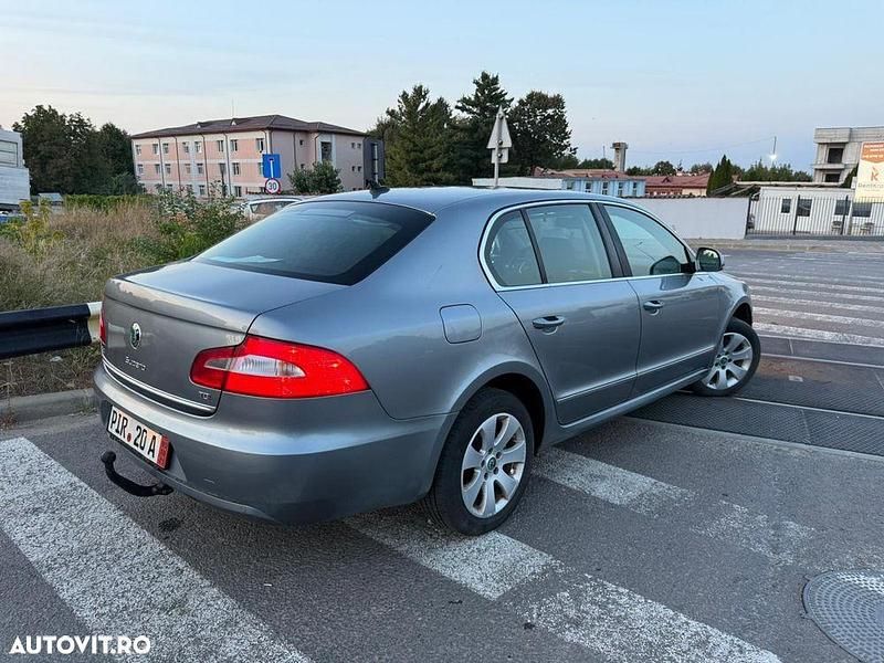 Culoaregri Utilizat 2013 Skoda Superb Exclusive Berlinǎ | 6.650 EUR (Super Preț) - Imagine 1/4