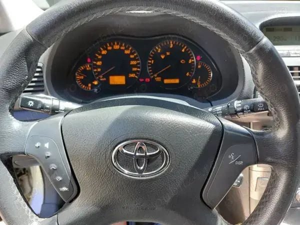 Second-hand Toyota Avensis 177 CP (130 kW) 2006 Bej Break