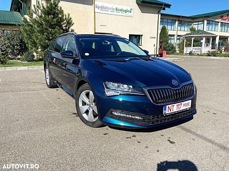 Second-hand Skoda Superb Premium Edition 150 CP (110 kW) 2022 Culoarealbastru Break