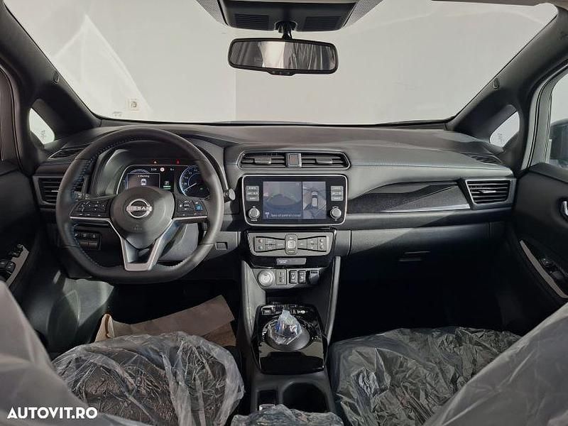 Second-hand Nissan Leaf N-Connecta 110 kW (150 CP) 2023 Culoarealbastru Hatchback
