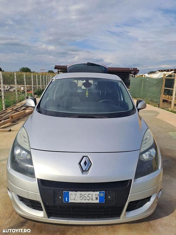 Culoaregri Utilizat 2010 Renault Scénic III Monovolum | 4.499 EUR (Preț OK) - Imagine 1/4