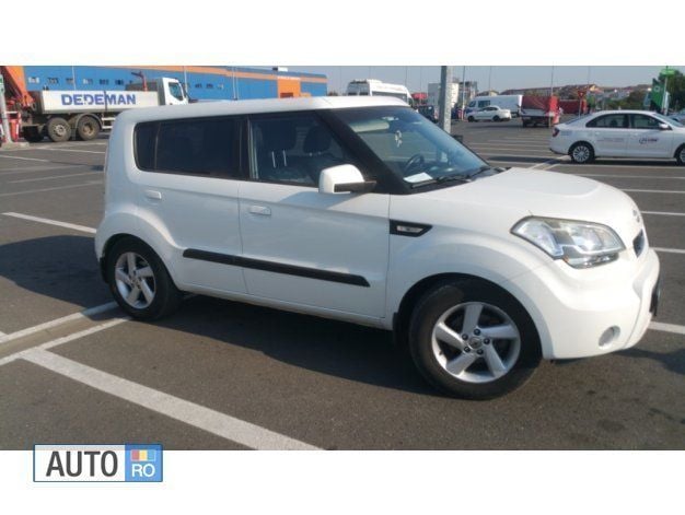 Second-hand Kia Soul 125 CP (91 kW) 2010 Alb SUV