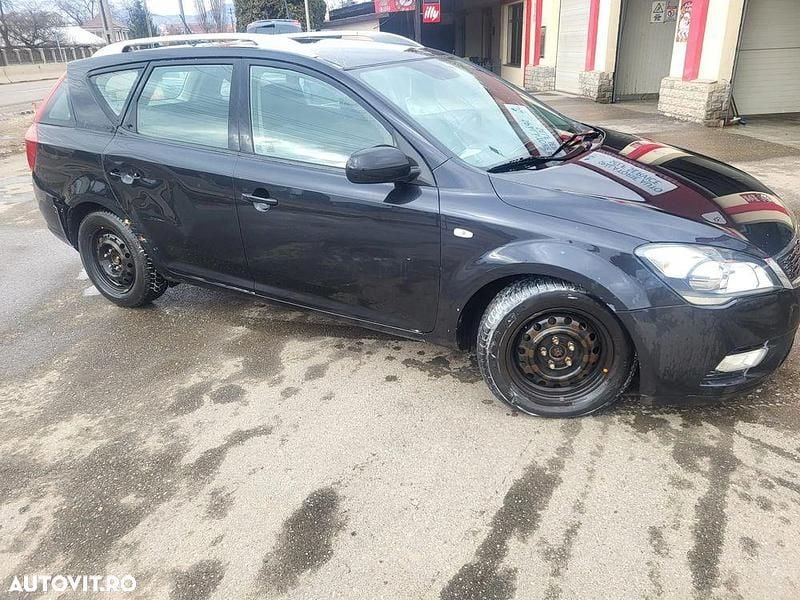 Second-hand Kia Ceed Best 115 CP (84 kW) 2010 Culoarenegru Hatchback