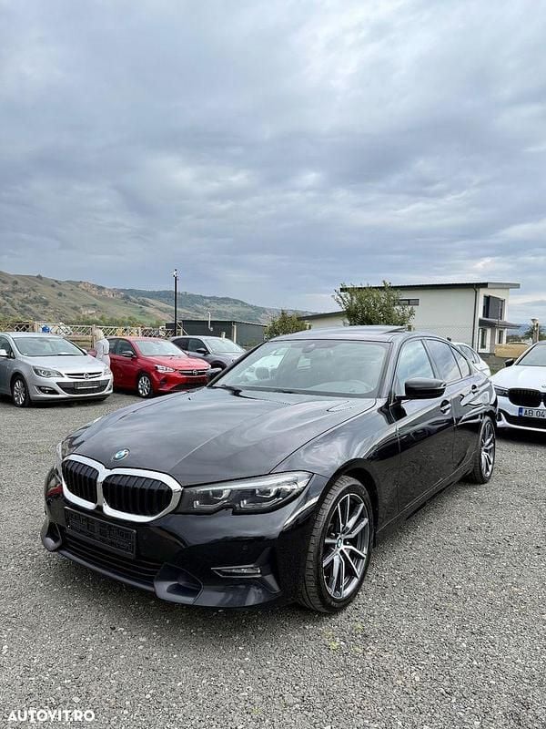 Culoarenegru Utilizat 2022 BMW 320 Sport Line Berlinǎ | 24.300 EUR (Preț bun) - Imagine 1/4