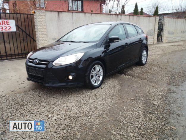 Negru Utilizat 2012 Ford Focus Hatchback | 5.699 EUR (Preț OK) - Imagine 1/4