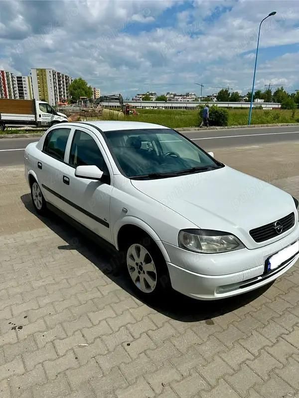Second-hand Opel Astra 59 CP (43 kW) 2007 Berlinǎ