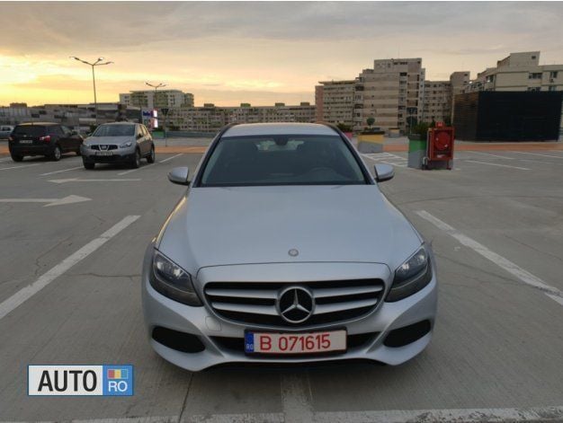 Argintiu Utilizat 2015 Mercedes C180 Break | 12.299 EUR (Preț OK) - Imagine 1/4