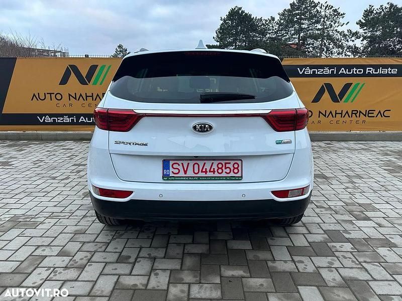 Alb Utilizat 2016 Kia Sportage Attract SUV | 12.490 EUR (Preț OK) - Imagine 1/4