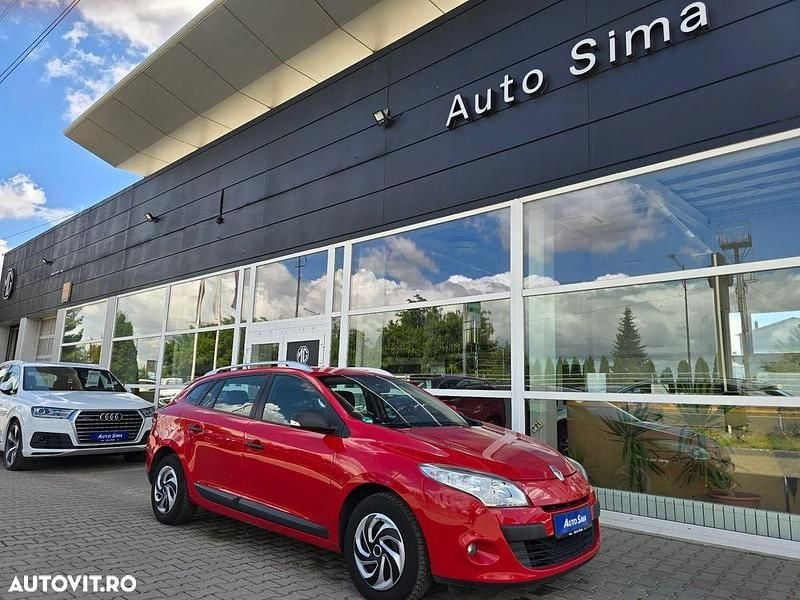 Rosu Utilizat 2012 Renault Mégane GrandTour Break | 5.490 EUR (Scump) - Imagine 1/4