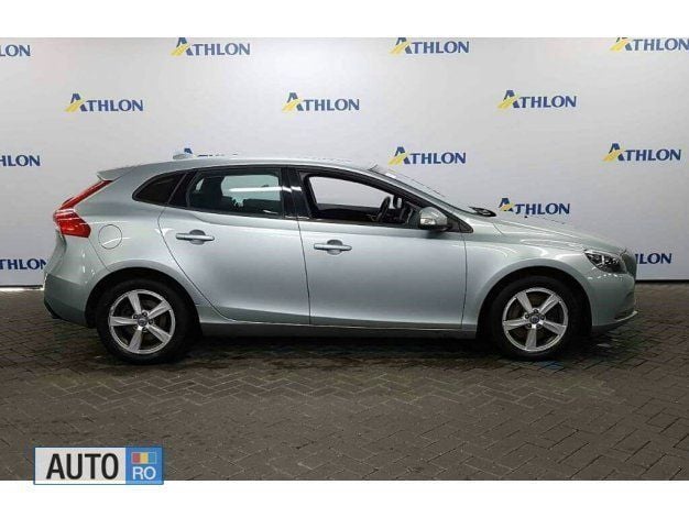 Gri Utilizat 2015 Volvo V40 Break | 9.850 EUR (Preț OK) - Imagine 1/4