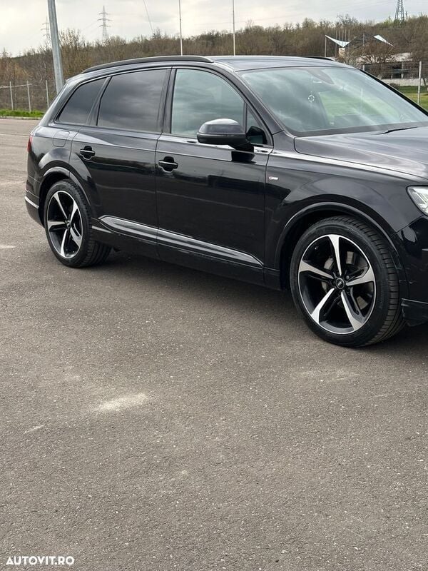 Second-hand Audi Q7 S-Line 286 CP (210 kW) 2019 Negru SUV