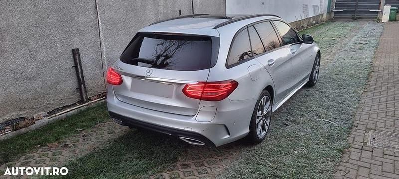 Second-hand Mercedes C300e AMG line 306 CP (225 kW) 2020 Culoareargint Break