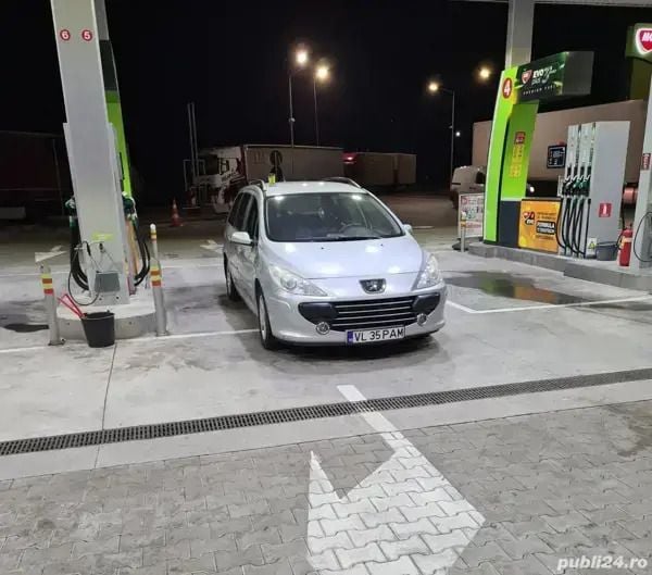 Utilizat 2008 Peugeot 307 | 2.099 EUR (Preț OK) - Imagine 1/4