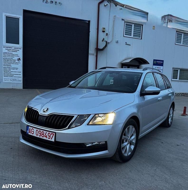 Culoareargint Utilizat 2017 Skoda Octavia Break | 9.300 EUR (Preț bun) - Imagine 1/4