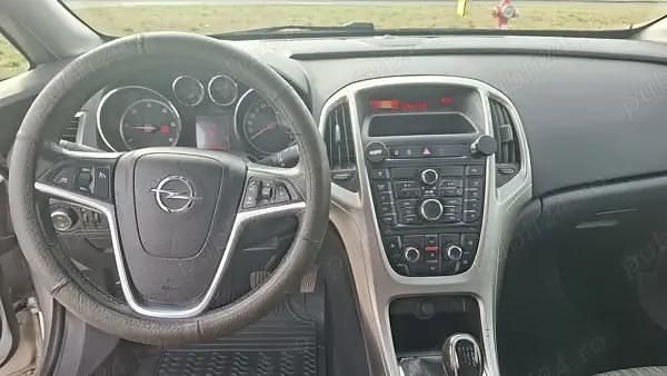 Gri Utilizat 2011 Opel Astra Break | 3.900 EUR (Puțin scump) - Imagine 1/4