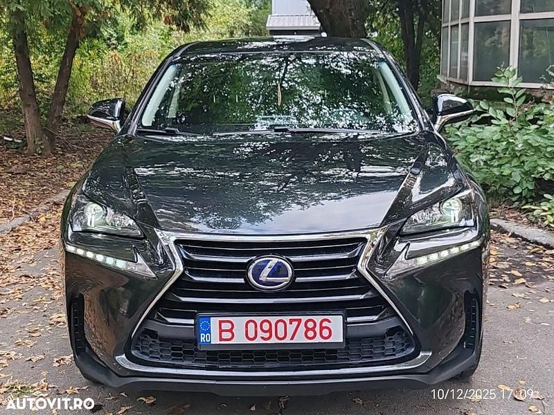 Culoarenegru Utilizat 2017 Lexus NX300h Business Edition SUV | 18.999 EUR (Super Preț) - Imagine 1/4
