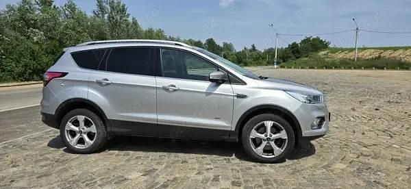 Gri Utilizat 2018 Ford Kuga SUV | 47.500 EUR - Imagine 1/4
