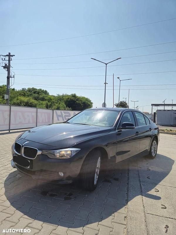 Negru Utilizat 2012 BMW 316 Break | 7.150 EUR (Puțin scump) - Imagine 1/4