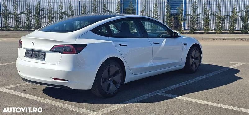 Second-hand Tesla Model 3 Standard Range Plus 239 kW (325 CP) 2023 Culoarealb Berlinǎ