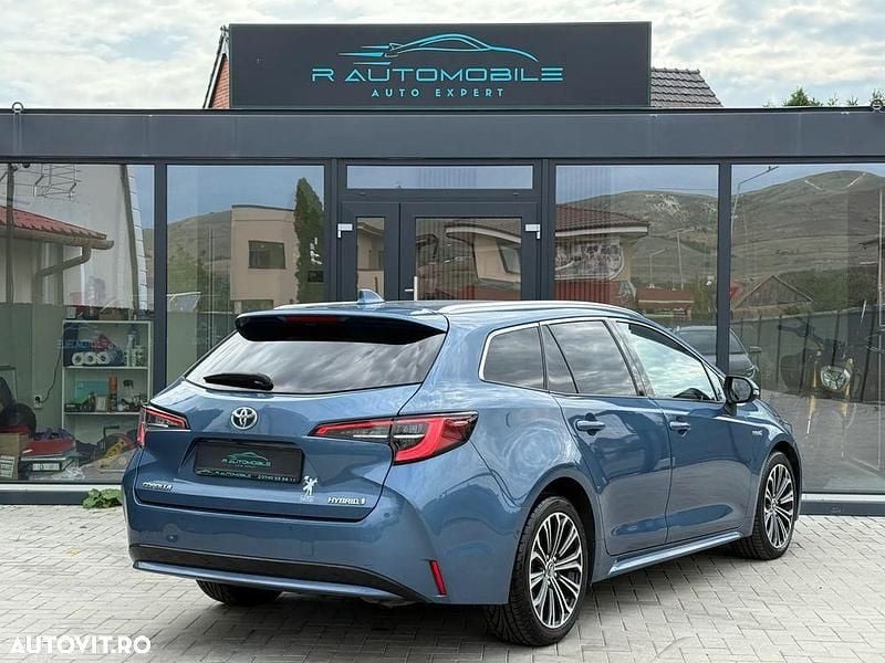 Second-hand Toyota Corolla 122 CP (89 kW) 2019 Culoarealbastru Break