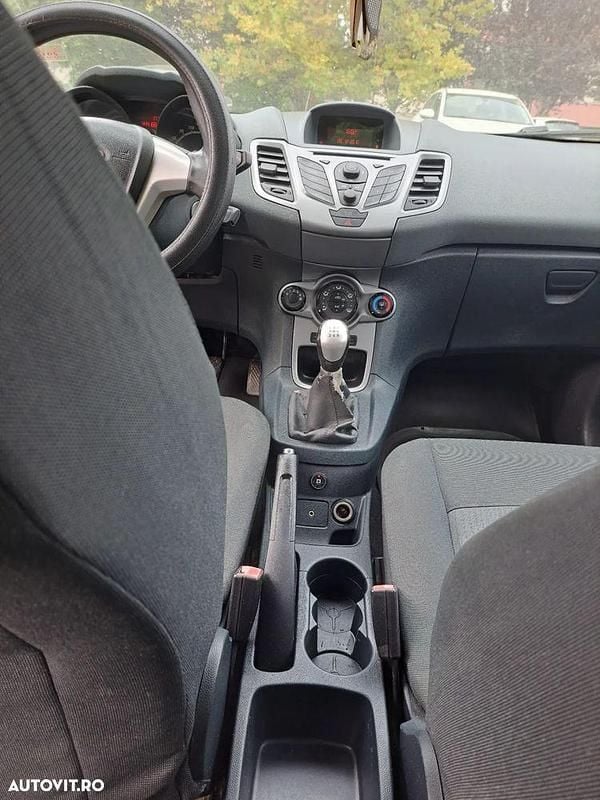 Culoaregri Utilizat 2011 Ford Fiesta Trend Hatchback | 2.150 EUR (Super Preț) - Imagine 1/4
