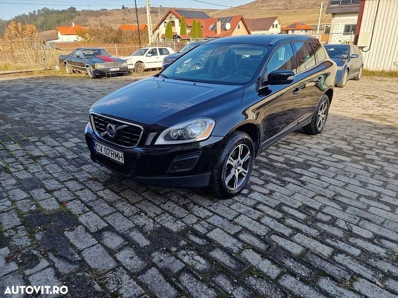Culoarenegru Utilizat 2010 Volvo XC60 SUV | 7.900 EUR (Preț OK) - Imagine 1/4